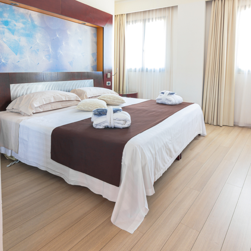 Privilege Room, lounge area and details